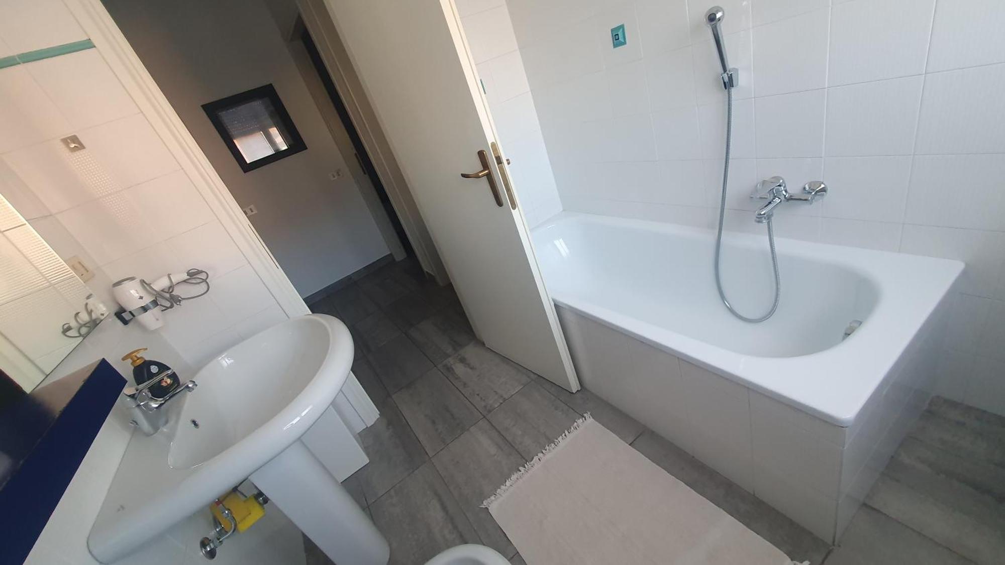 Casa Vacanze Matilde Gavirate Ngoại thất bức ảnh